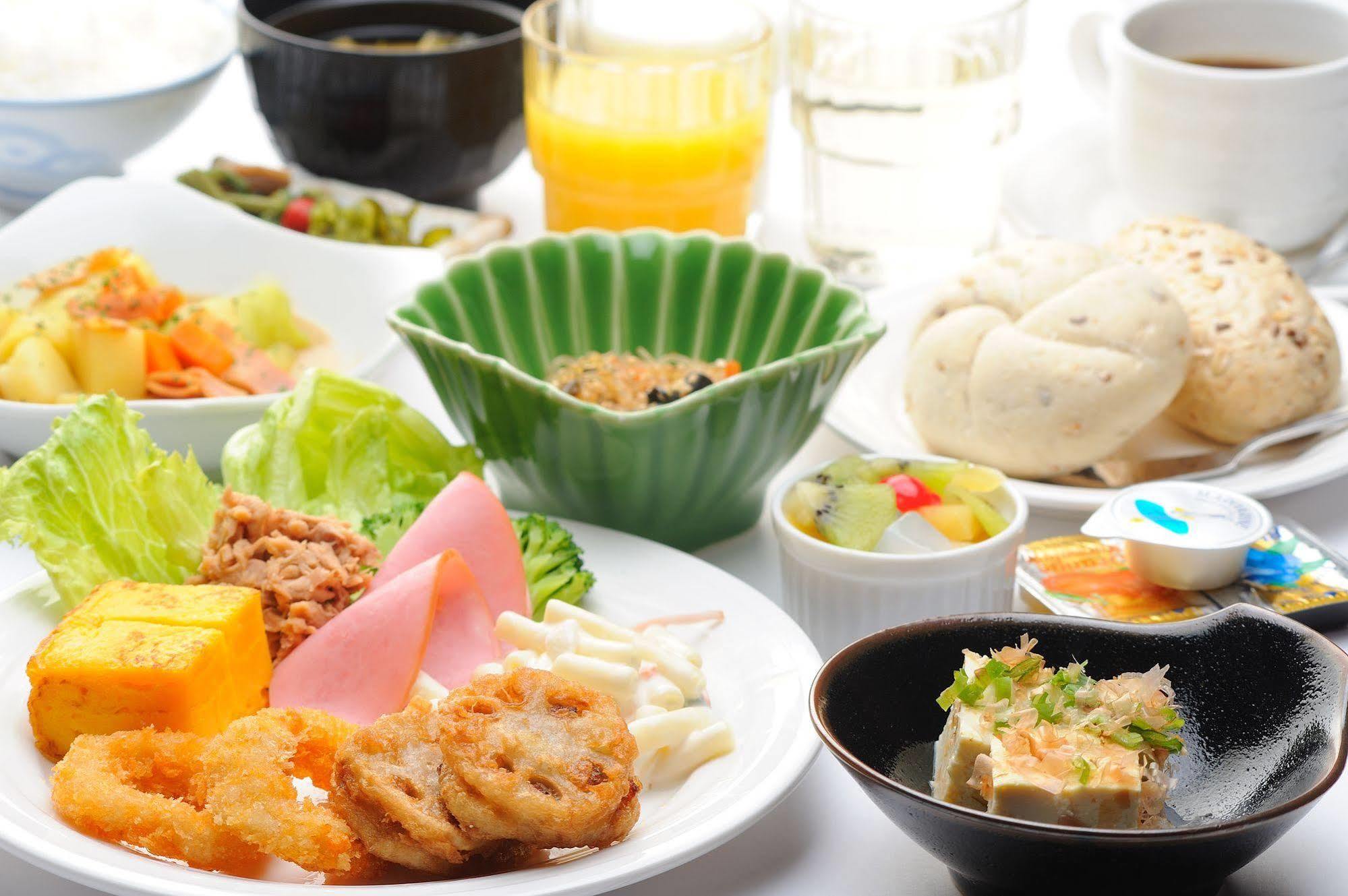 Hotel Route-Inn Toyokawa Inter Dış mekan fotoğraf
